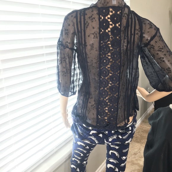 EUC Trinity Navy Silk Loose Blousy Fitting Top - Picture 2 of 6